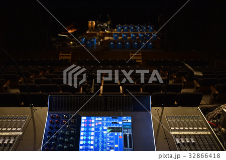 PAミキサーとホール 32866418