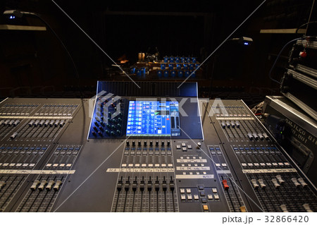 PAミキサーとホール 32866420