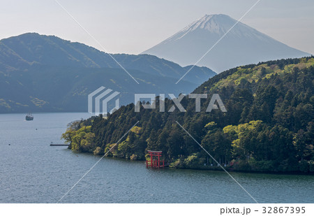 Fuji mountain and lake ashinoko at Hakone. 32867395