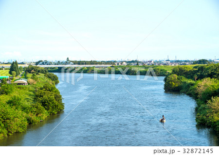 夏空　上小橋より川越線　東京方面を望む 32872145
