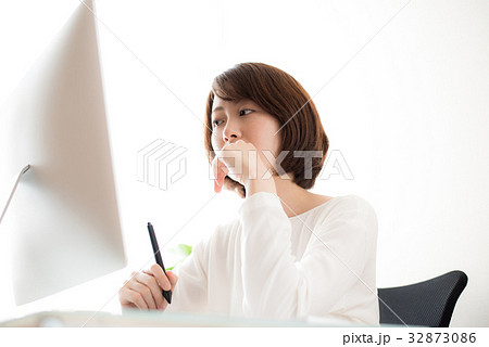 デザイナー 女性 デザイナー 女性 32873086