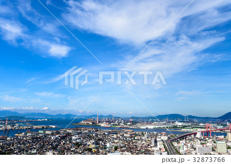 夏の高塔山展望台からの眺め（北九州市一望） 32873766