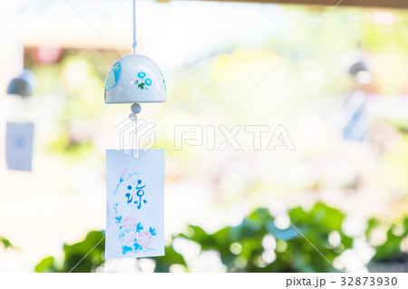 白い風鈴 32873930