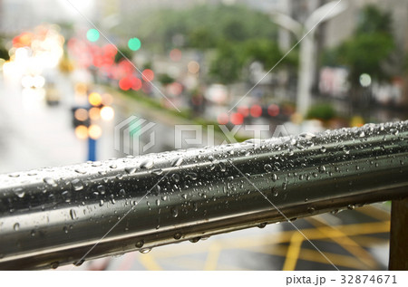 雨 浅い 表面 32874671