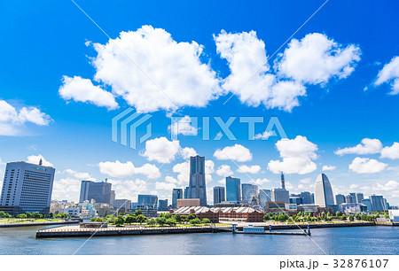 横浜ベイエリア　赤レンガ倉庫とみなとみらい 32876107