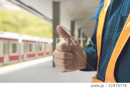 ［背景美術セット使用］駅イメージ 32878776