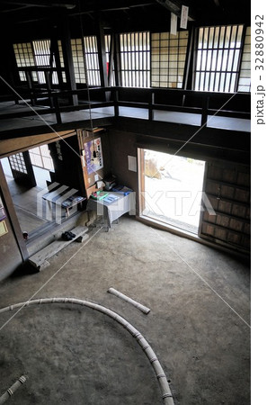 天下無双力士雷電為右衛門生家の二階と桟敷席 32880942