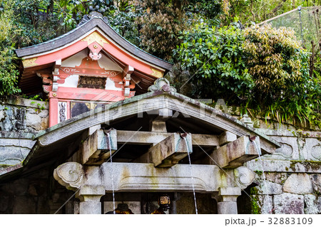 京都　清水　音羽の滝 32883109