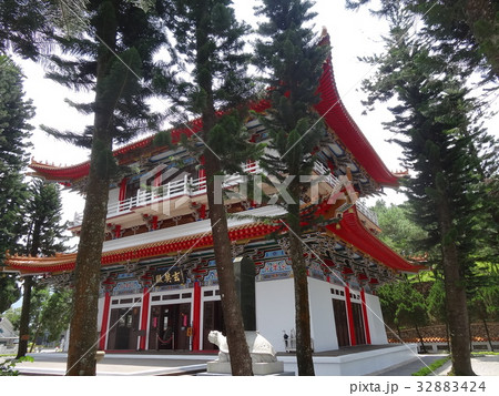 Chinese Temple architectural appearance Chinese Temple architectural appearance 32883424