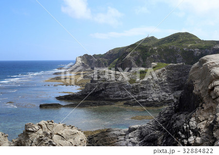 渡嘉敷島　断崖絶壁 32884822