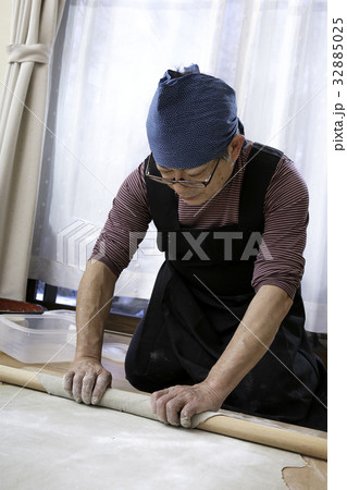 シニアのそば打ち 32885025