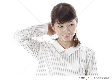 自然な表情の女性 自然な表情の女性 32885508