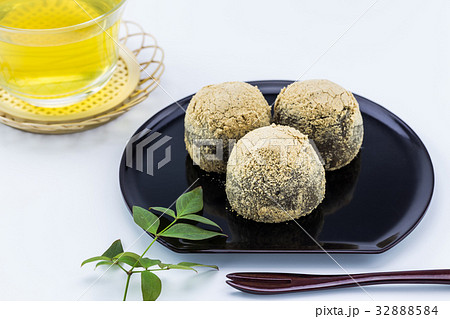餡入りわらび餅 きな粉 餡入りわらび餅 きな粉 32888584