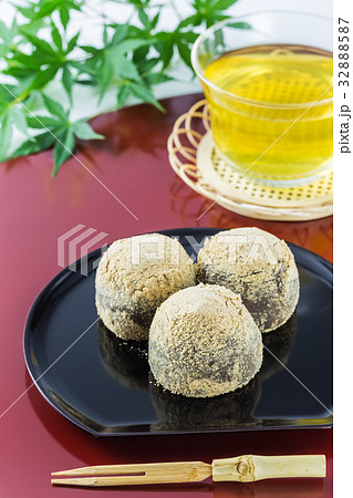 餡入りわらび餅 きな粉 餡入りわらび餅 きな粉 32888587