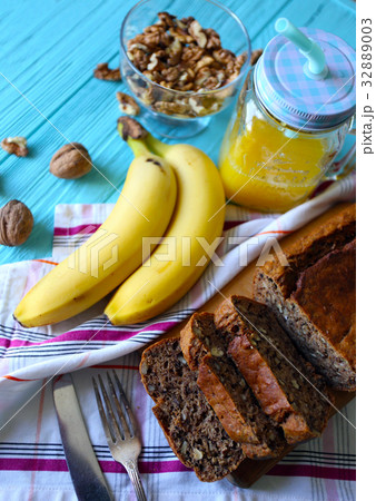 banana bread banana bread 32889003