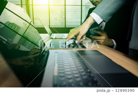 ビジネスシーン 32890390