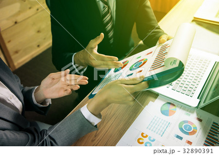 ビジネスシーン 32890391