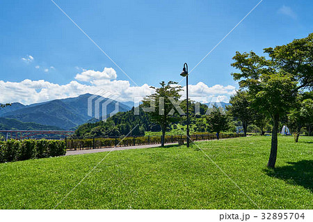 宮ヶ瀬 鳥居原 湖畔庭園 宮ヶ瀬 鳥居原 湖畔庭園 32895704