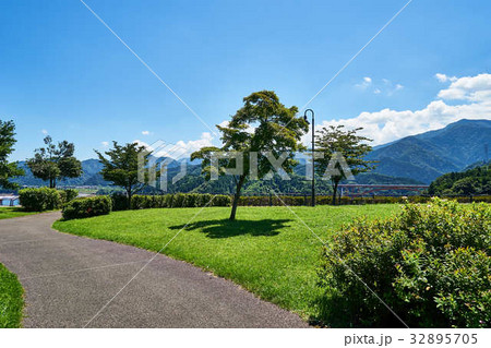 宮ヶ瀬 鳥居原 湖畔庭園 宮ヶ瀬 鳥居原 湖畔庭園 32895705