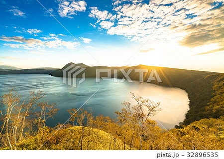 《北海道》秋の摩周湖《夜明け》 《北海道》秋の摩周湖《夜明け》 32896535