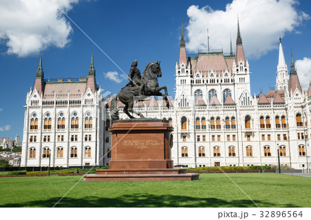 Budapest - The Parliament from the Kossuth Square Budapest - The Parliament from the Kossuth Square 32896564