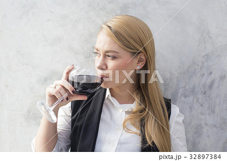 Portrait of a beautiful young woman reading book Portrait of a beautiful young woman reading book 32897384
