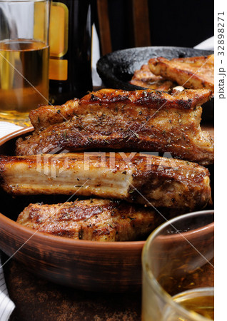 Fried pork ribs 32898271