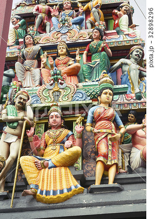 Hindu temple, Singapore 32898296
