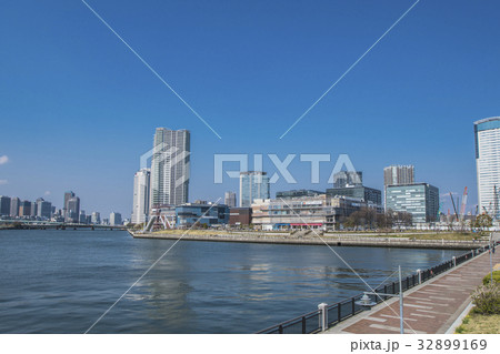 春海橋公園と豊洲のビル群 32899169