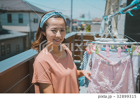 housewife housewife 32899315