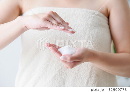 泡と女性 32900778