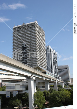 モノレールと街 32900832