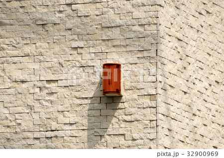 住宅のセキュリティランプ　警報ランプ　防犯 32900969