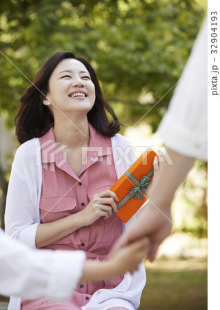 ボックス ギフト 贈り物 32904193