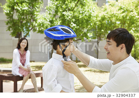 ヘルプ 助け 脱ぐ 32904337