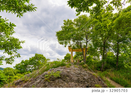 振袖山（蛤山）山頂の、休憩所（兵庫県姫路市、振袖山125m)　※作品コメント欄に撮影位置情報有り 32905703