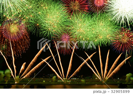 足立区の花火大会 32905899