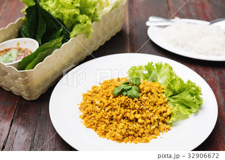 Traditional Thai Food, Fish fried with thai herb 32906672