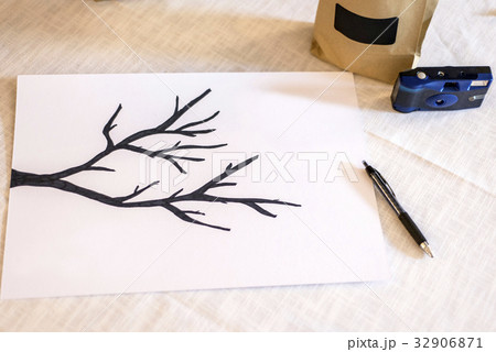 Marriage guestbook Hand drawn illustration tree 32906871