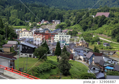 肘折希望大橋より温泉街を望むの写真素材