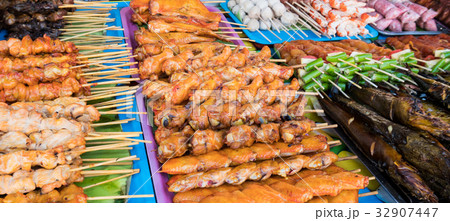 Street food stalls selling seafood, Street food stalls selling seafood, 32907447