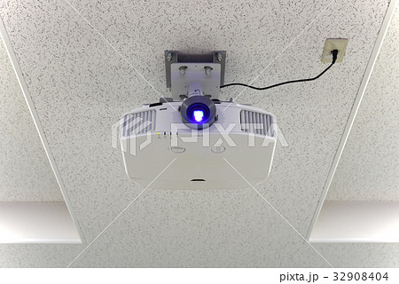 プロジェクター 天井 ホール プロジェクター 天井 ホール 32908404