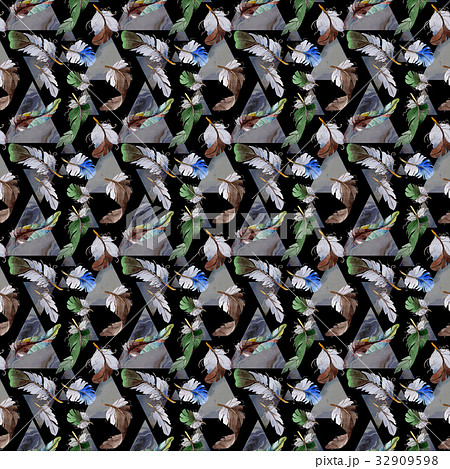 Watercolor bird feather pattern from wing. Watercolor bird feather pattern from wing. 32909598