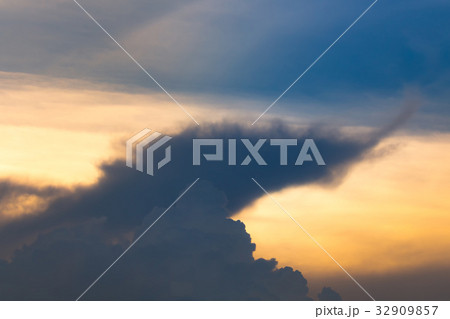 sky and nature 32909857