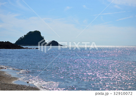 由良海岸から眺める日本海 32910072