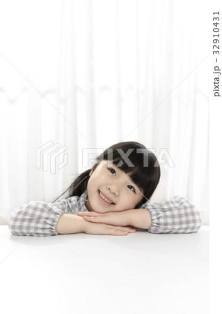 よりかかる 考え 考える 32910431