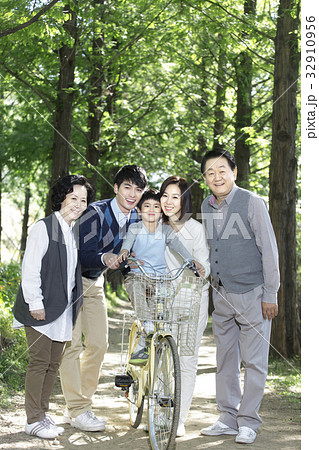 家族 ファミリー 公園 32910956