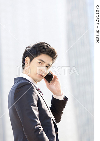 ビジネスマン ビル iPhoneの 32911075