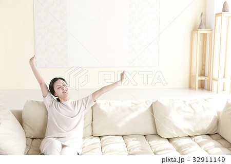 伸びる 伸び ソファ 32911149