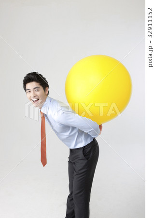 ヌキ 切り抜き にぎる 32911152